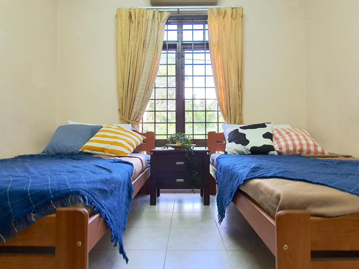 Melaka Afamosa Villa With Private Pool For 10 Pax Alor Gajah Ngoại thất bức ảnh