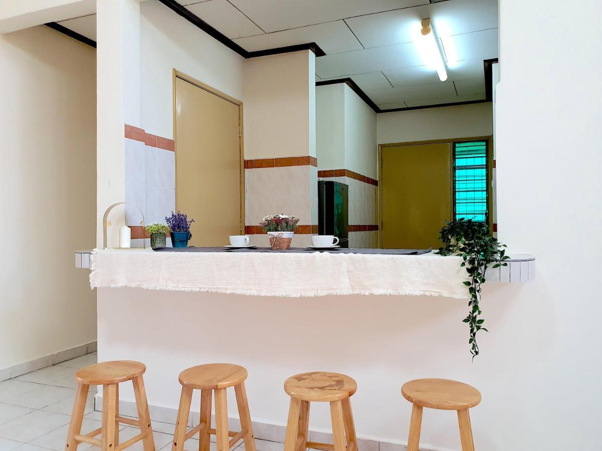 Melaka Afamosa Villa With Private Pool For 10 Pax Alor Gajah Ngoại thất bức ảnh