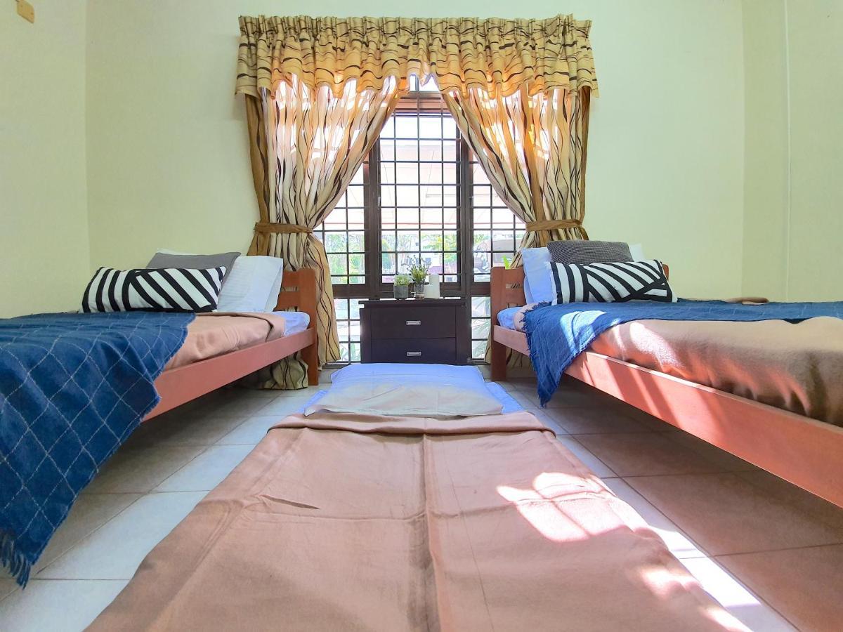 Melaka Afamosa Villa With Private Pool For 10 Pax Alor Gajah Ngoại thất bức ảnh